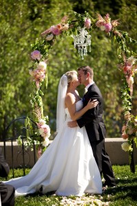 bride, groom, kiss, ceremony, outdoors