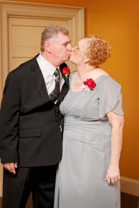 parents kiss
