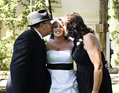bride,weddings,kissing